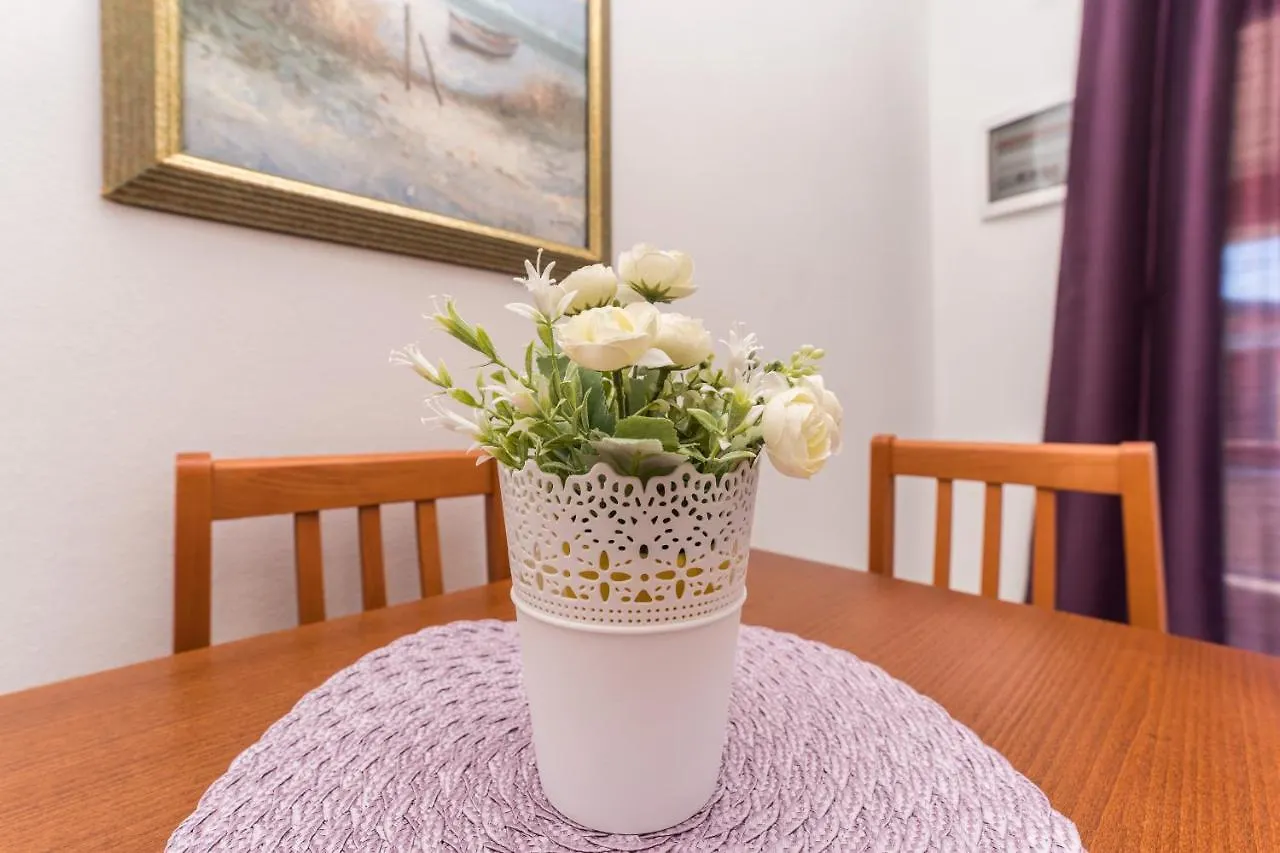 Daire Apartmani Zarko Vir Hırvatistan