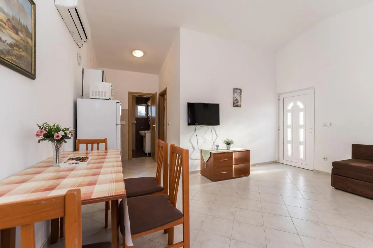 Apartmani Zarko Vir 0*,